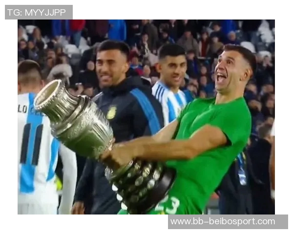 前曼联助教质疑球队未引进世界杯冠军大马丁的原因