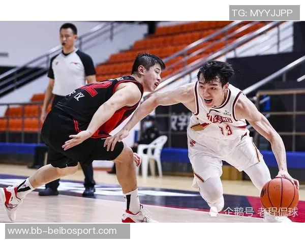 刘泽希表现出色14投6中斩获16分8篮板4助攻三分球命中率高达60 刘泽希表现出色14投6中斩获16分8篮板4助攻三分球命中率高达60