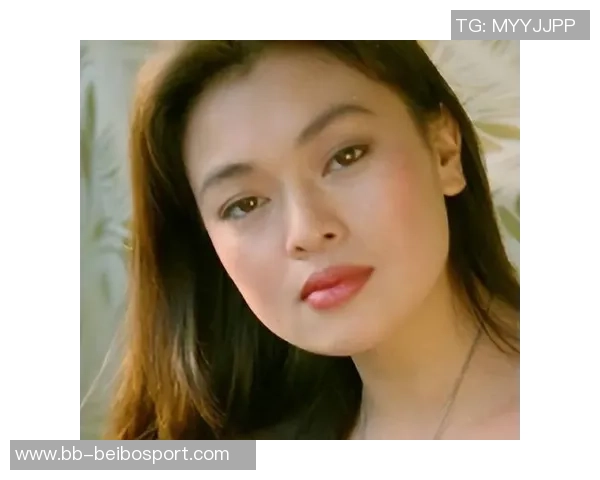 维尼修斯女友分享甜蜜合照他留言表达思念之情