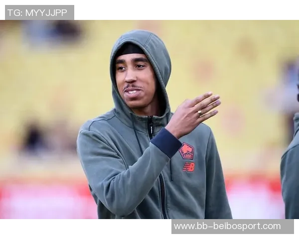 法媒报道曼联巴萨皇马争抢于帕拜仁仍在努力续约