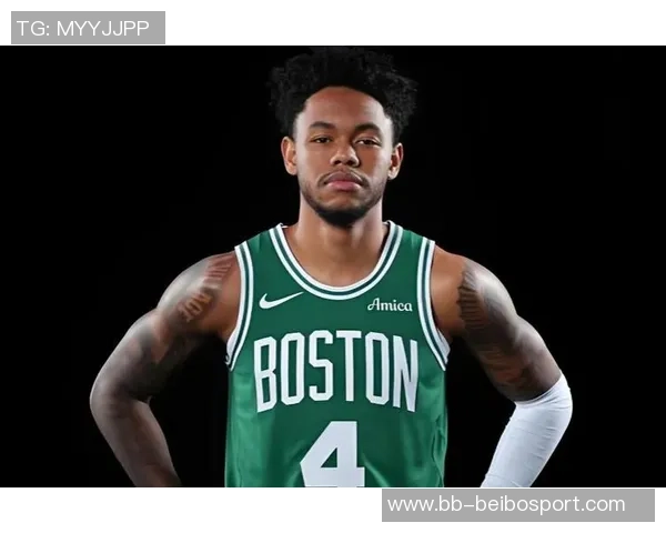 媒体人分析绿军西蒙斯表现引发争议是继续培养还是寻求内线替代